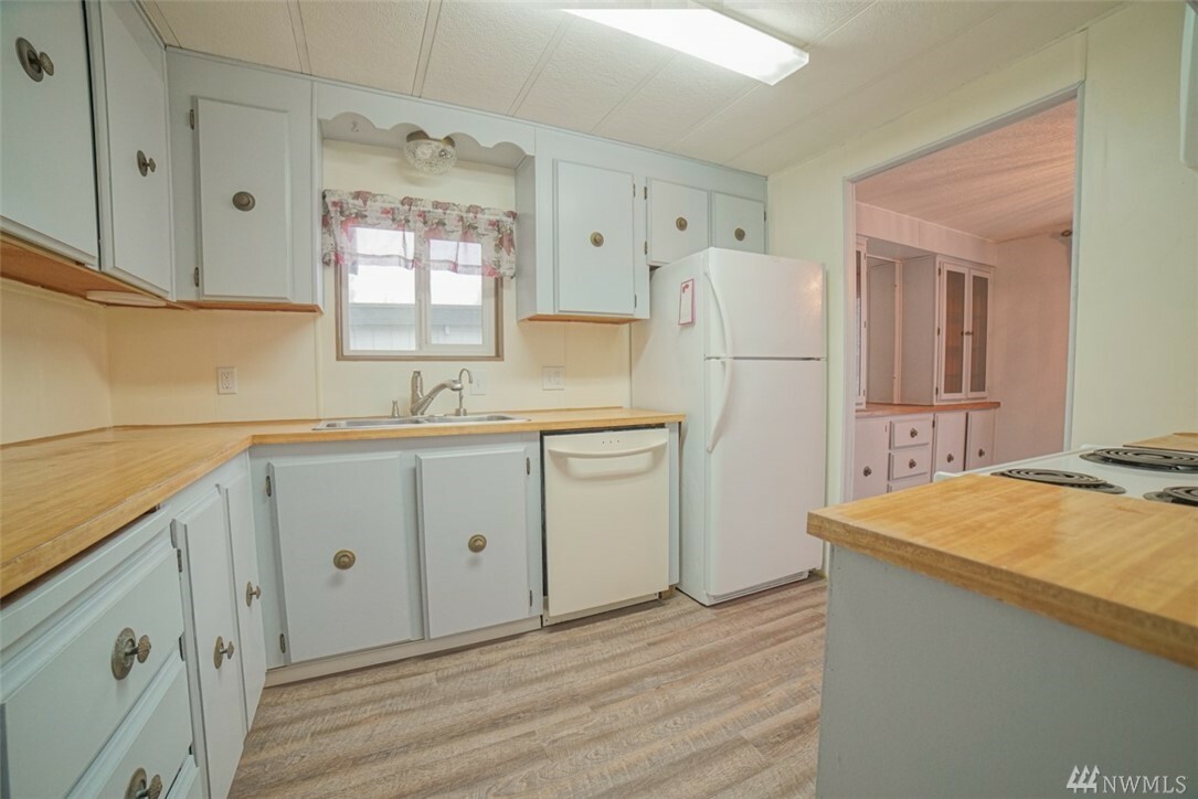 Property Photo: 2902 34th Av Ct E WA 98443