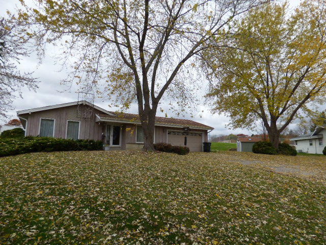 Property Photo: 7845 Chapel Hill Ct W WI 53132