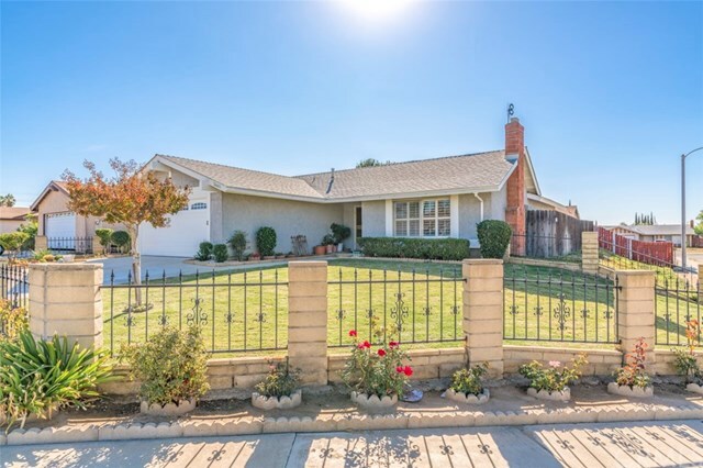 Property Photo: 24411 Mural Court CA 92553