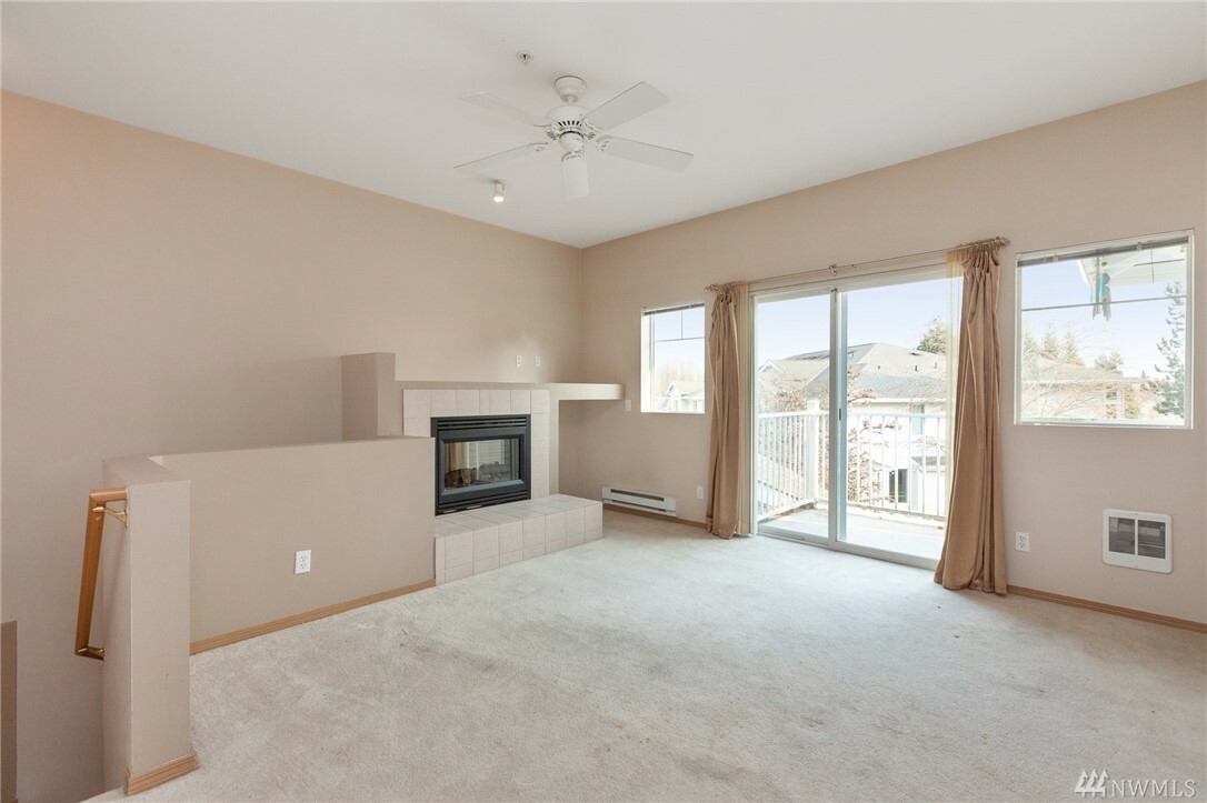 Property Photo:  21917 42nd Ave S 202  WA 98032 