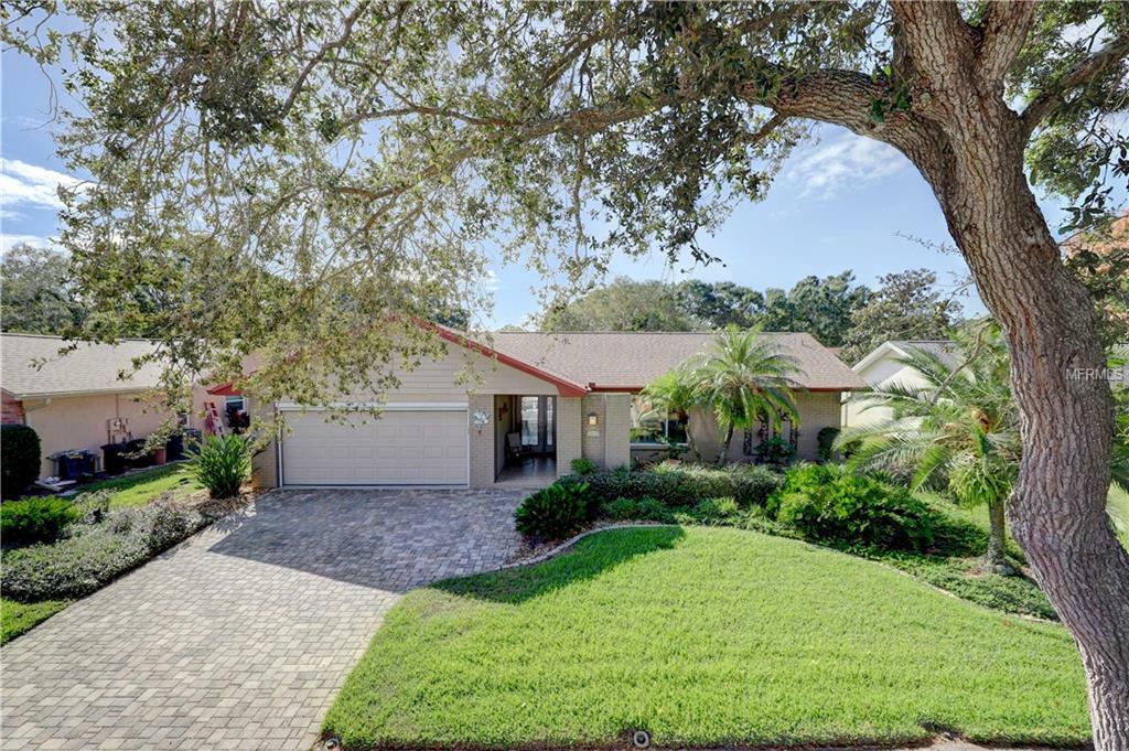 Property Photo: 2861 Thistle Court N FL 34684