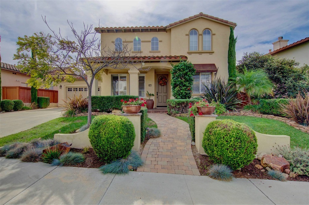 Property Photo: 677 El Portal Dr CA 91914