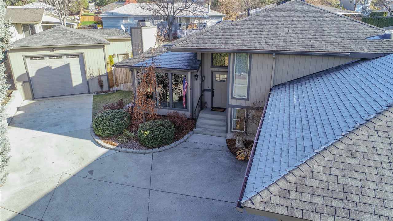Property Photo: 5204 W Edgewood Ct WA 99208