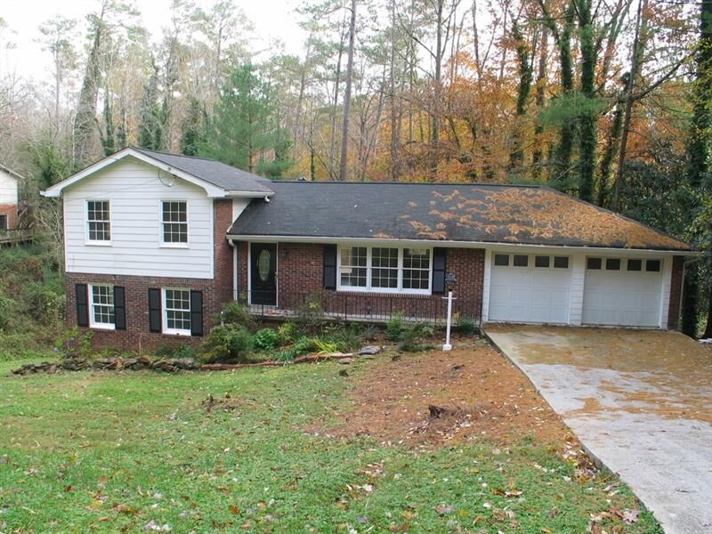 Property Photo:  257 Valley Ridge Drive   30075