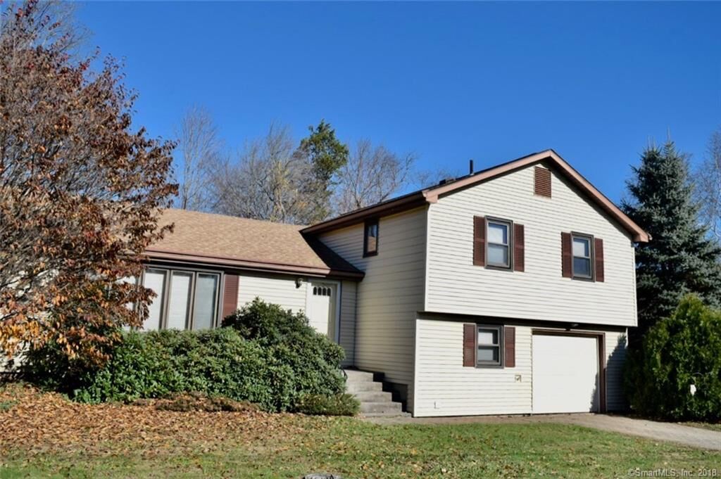 Property Photo: 17 Ridgecrest Lane CT 06010