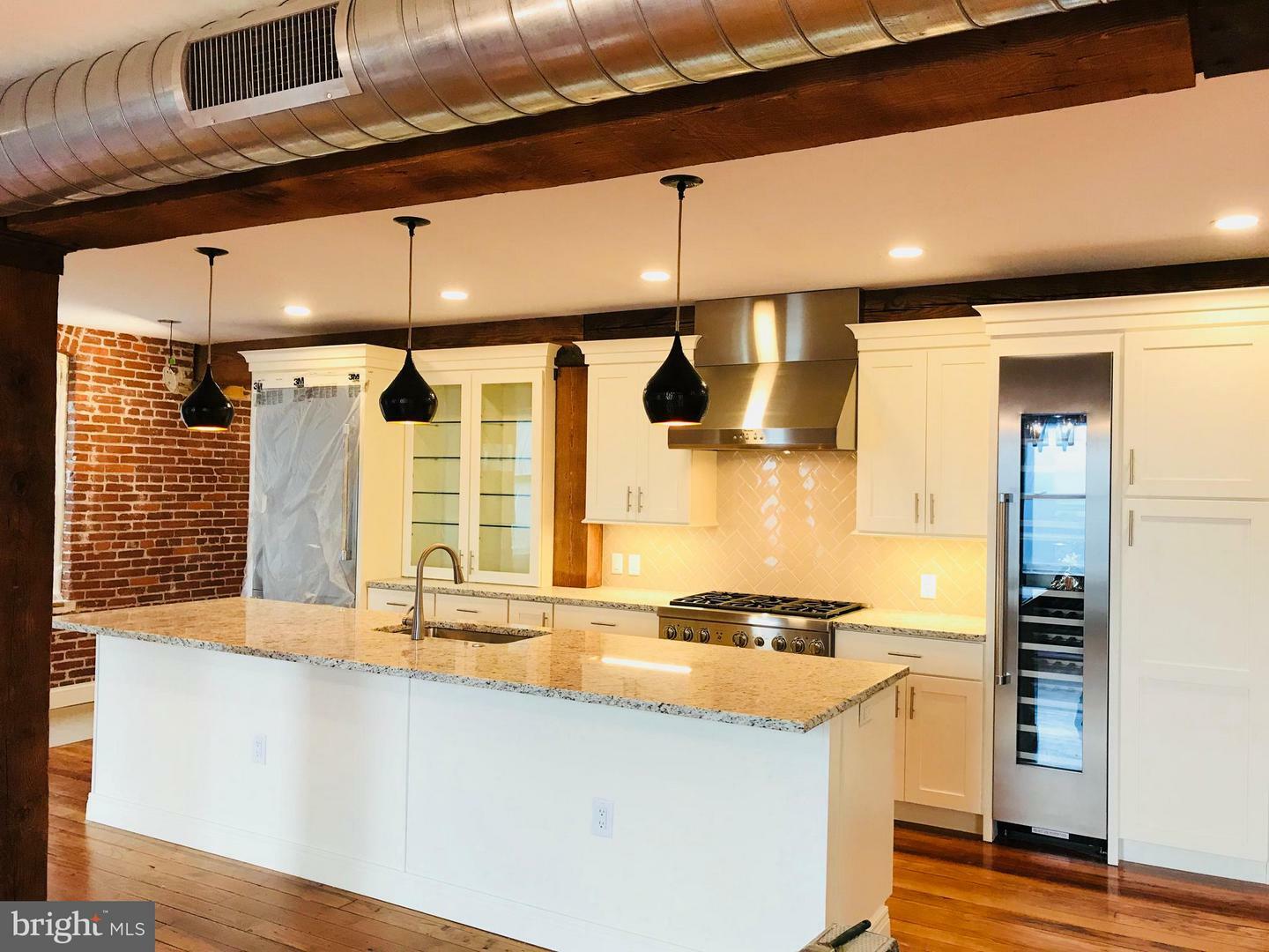 Property Photo: 228 E Grant Street 1A PA 17602