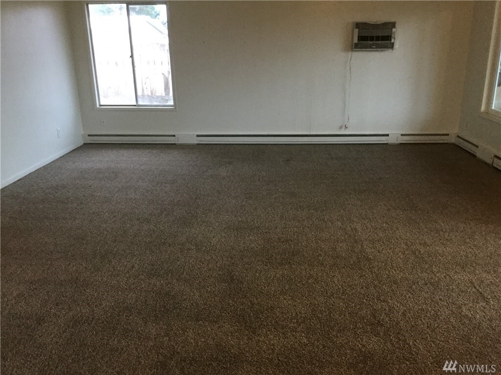 Property Photo: 406 Dow Ave WA 98837