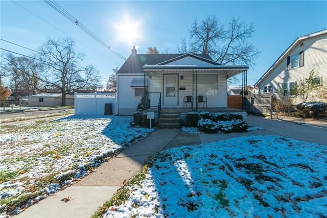 Property Photo:  1507 Albany Street  MI 48220 