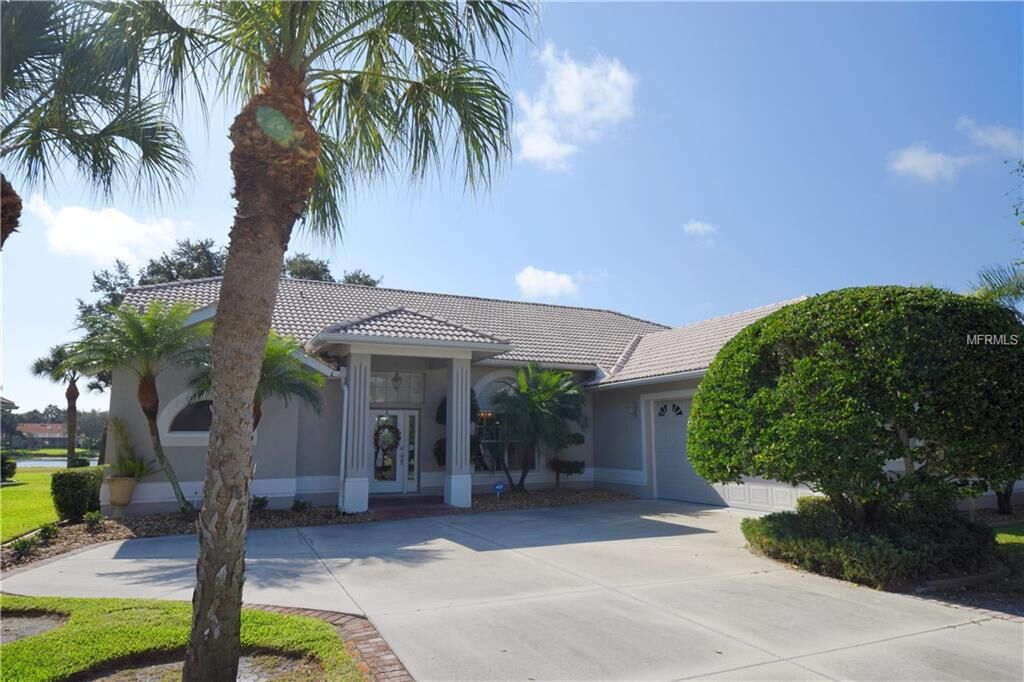 Property Photo: 408 Oak Heritage Drive FL 34292
