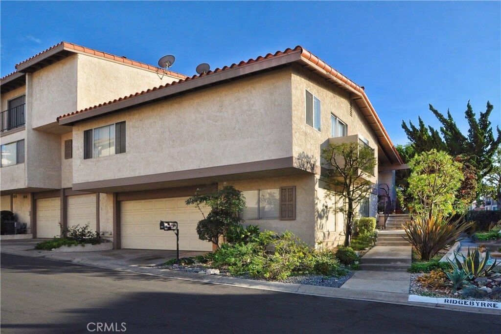 Property Photo:  6410 Ridgebyrne Court  CA 90275 