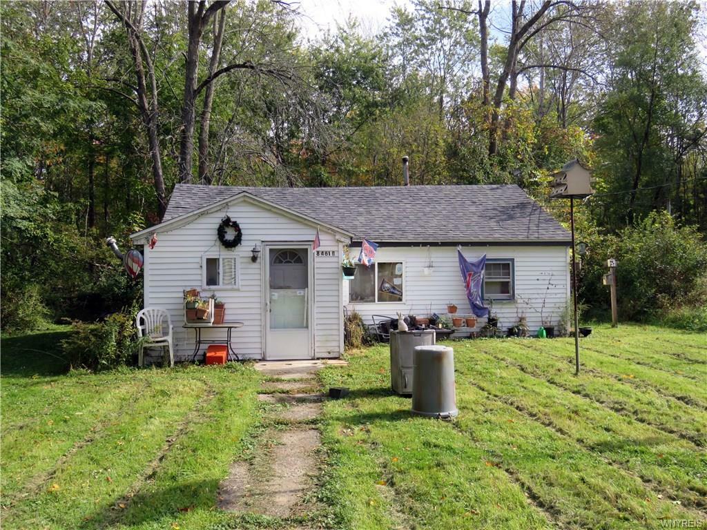 Property Photo:  8461 Lake Shore Road  NY 14006 