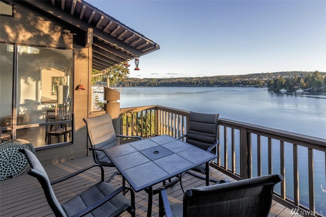 Property Photo: 161 North Bay Lane 6 WA 98365