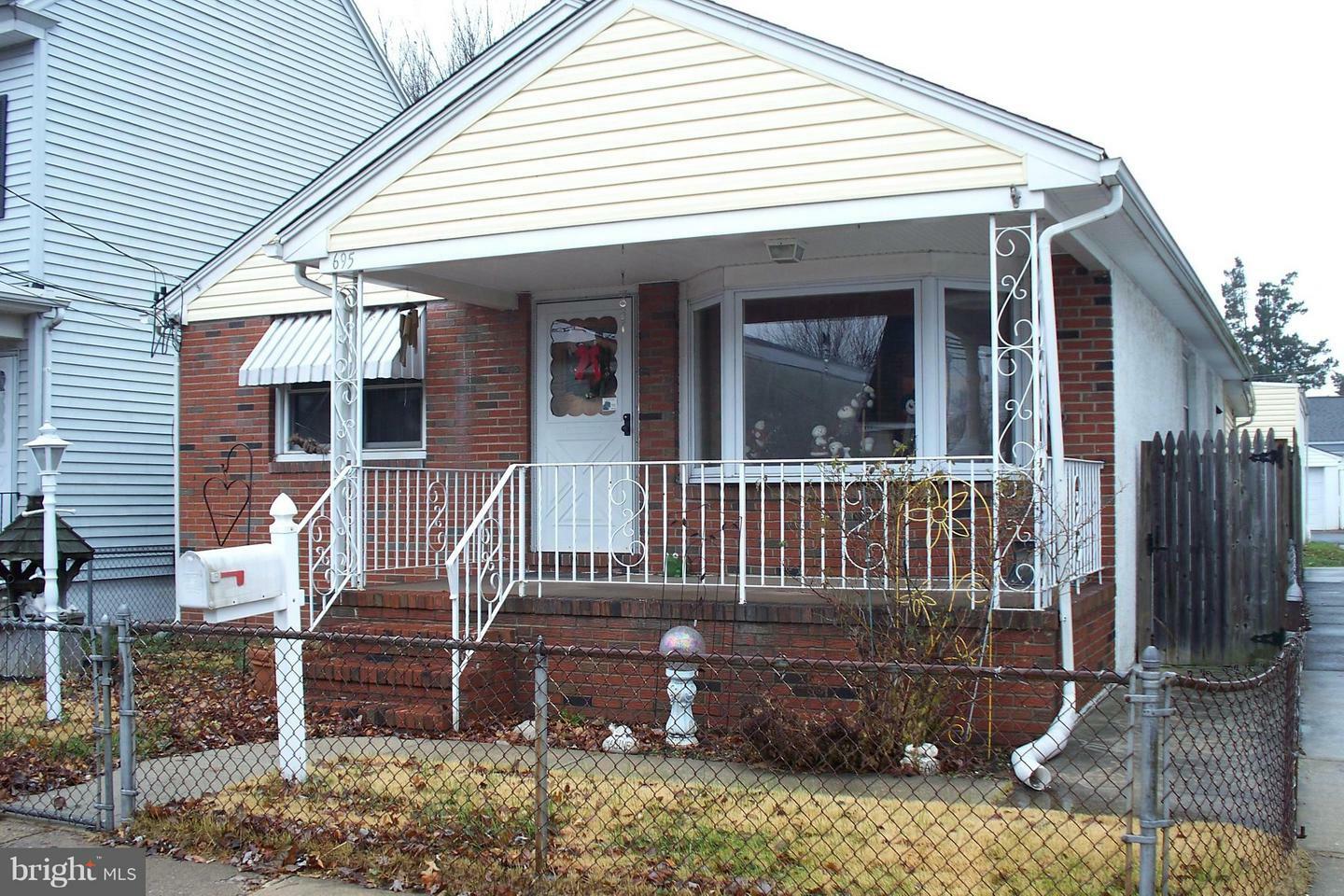 Property Photo:  695 Mansion Street  PA 19007 