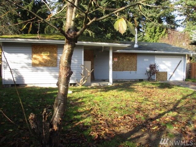 Property Photo: 16414 10th Avenue E WA 98387