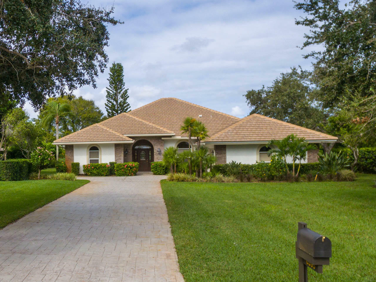 Property Photo:  6395 SE Oakmont Place  FL 34997 