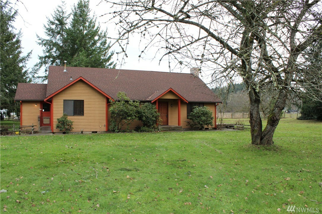 Property Photo:  11015 State Route 162 E  WA 98374 