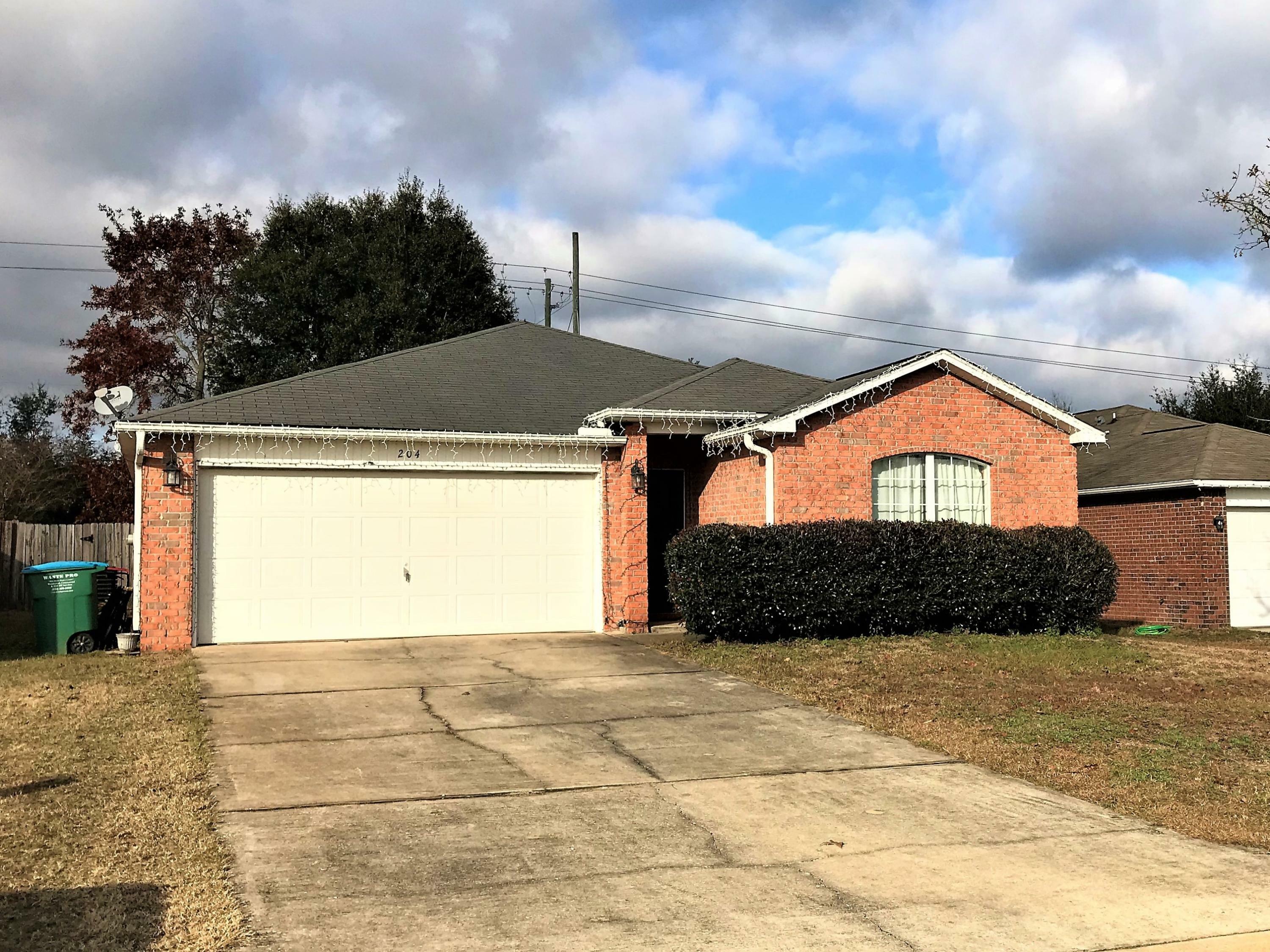 Property Photo: 204 Limestone Circle FL 32539