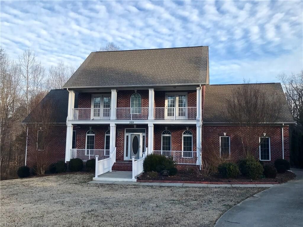 Property Photo: 3109 Stratford Court NC 27265