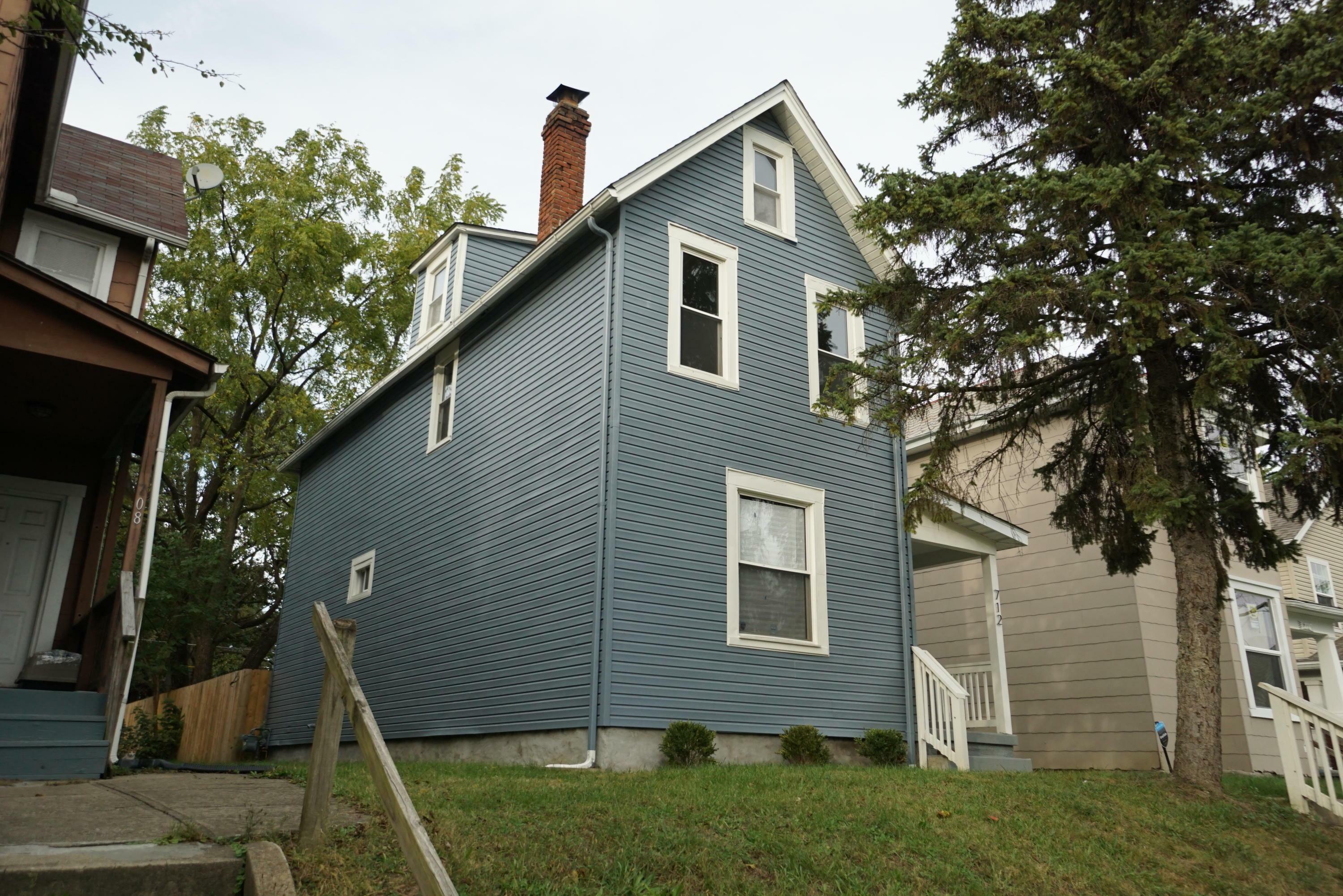 Property Photo:  712 Siebert Street  OH 43206 