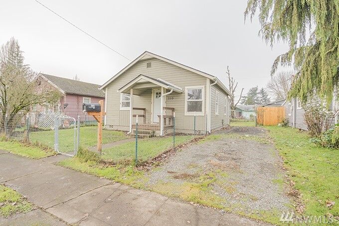 Property Photo:  259 22nd Ave  WA 98632 