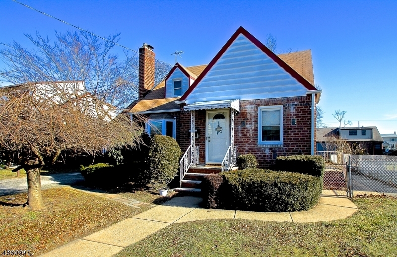 Property Photo:  602 Fairlawn Pky  NJ 07663 