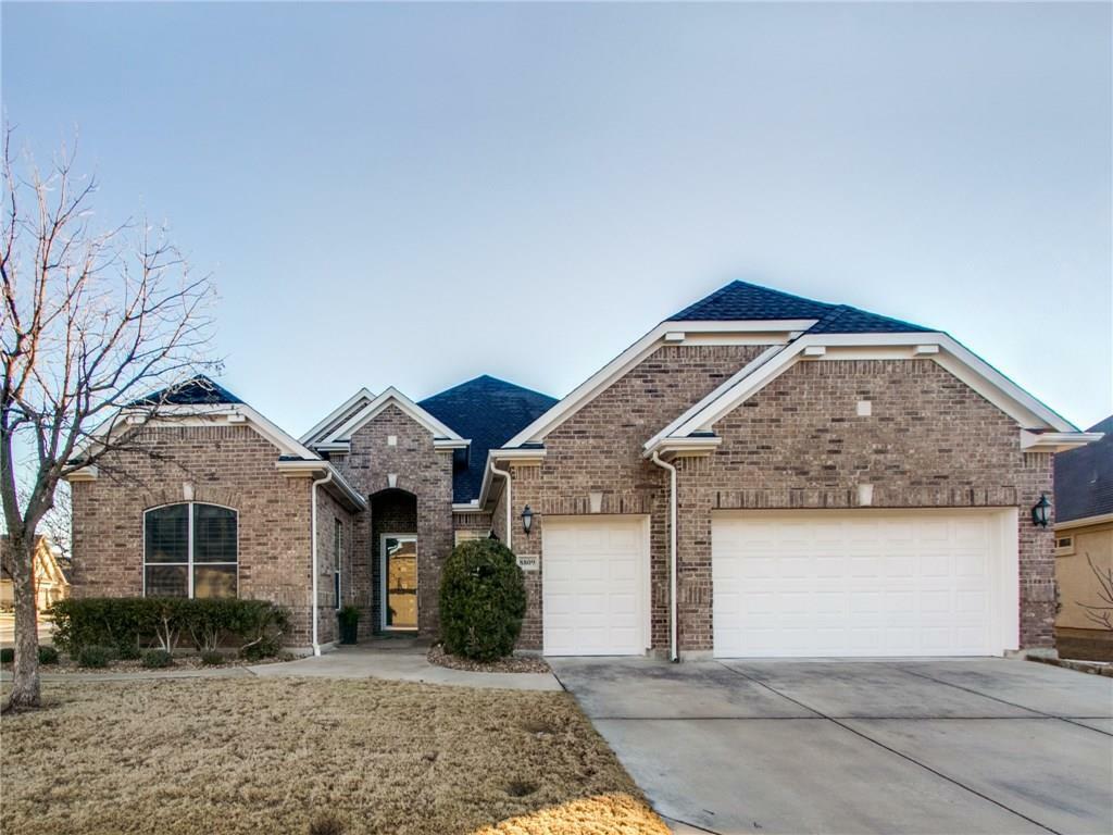 Property Photo: 8809 Landmark Lane TX 76207
