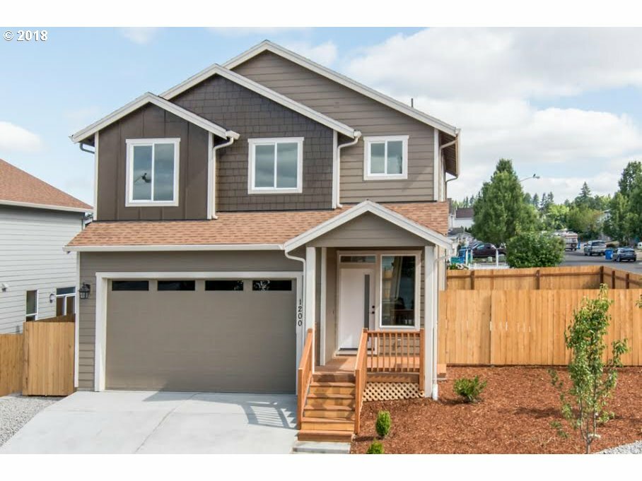 Property Photo: 1200 W 32nd Cir WA 98660