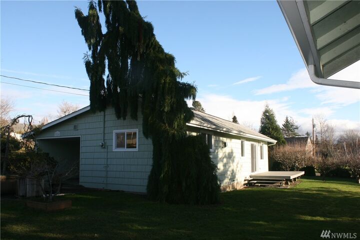 Property Photo: 3214 Greenwood Ave WA 98225