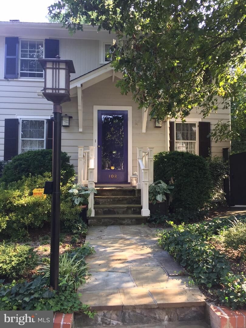 Property Photo:  108 W Maple Street  VA 22301 