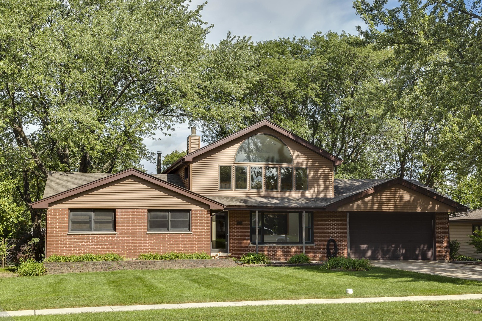 Property Photo:  30 West Niagara Avenue  IL 60193 