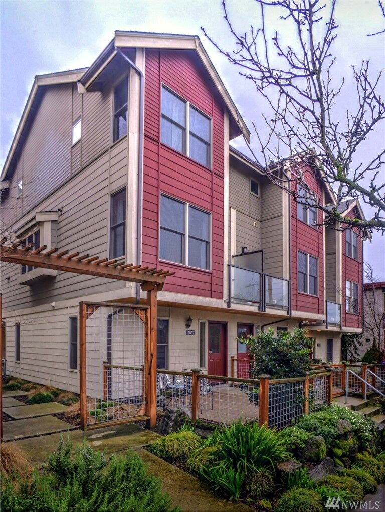 Property Photo: 3817 S Angeline St WA 98118