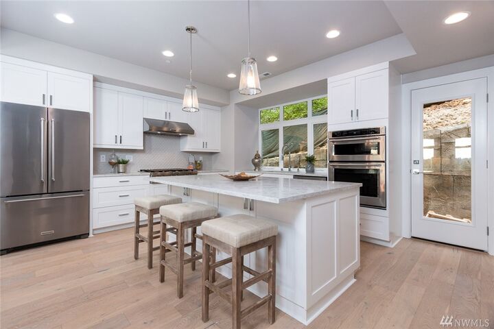 Property Photo:  4033 129th Place SE (Unit 12)  WA 98006 