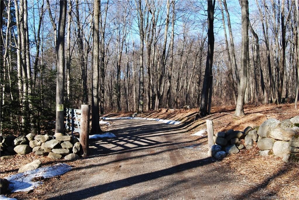 Property Photo:  5 Homestead Lane  CT 06019 