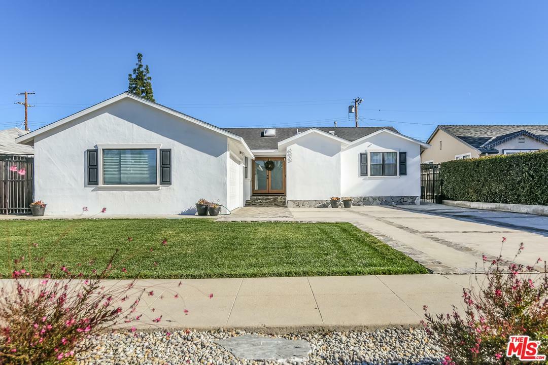 Property Photo: 6622 Royer Ave CA 91307