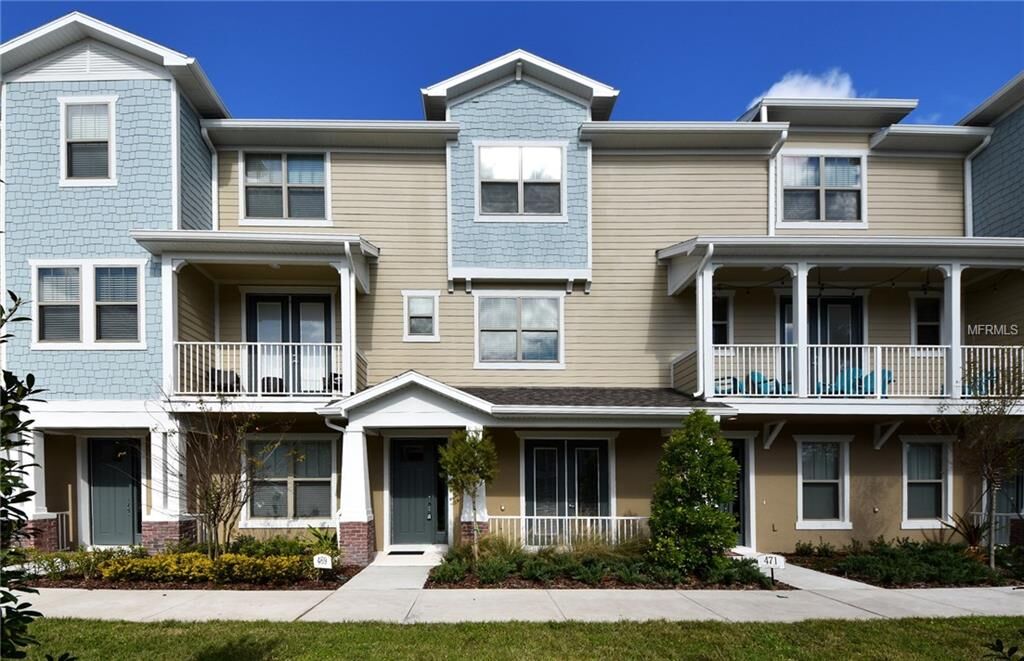 Property Photo: 469 Portico Court FL 32765
