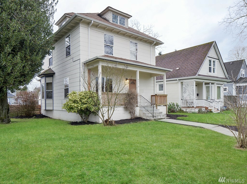 Property Photo:  801 S Steele St  WA 98405 