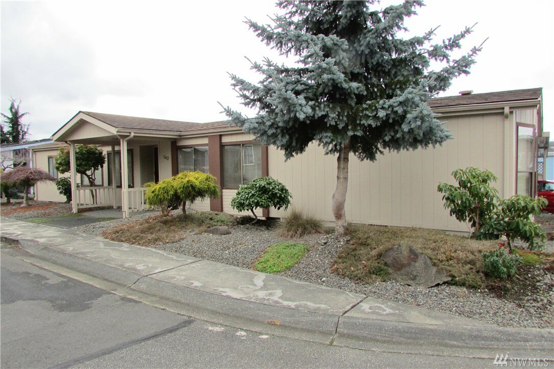 Property Photo:  1427 100th St SW 142  WA 98204 