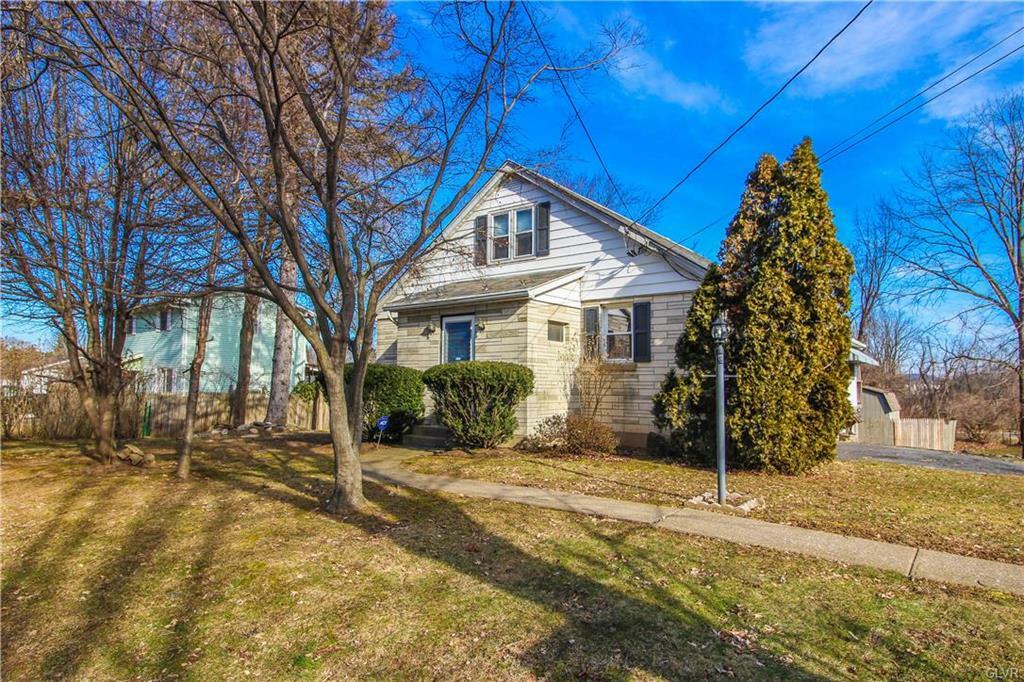 Property Photo:  1122 Wayne Street  PA 18045 