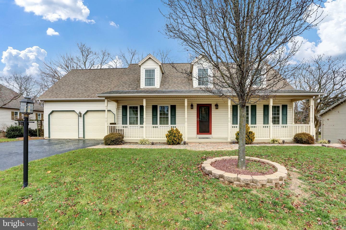Property Photo:  6 Dewberry Court  PA 17055 