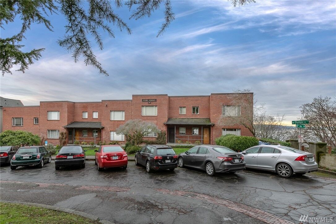 Property Photo:  515 W Olympic Place 205  WA 98119 