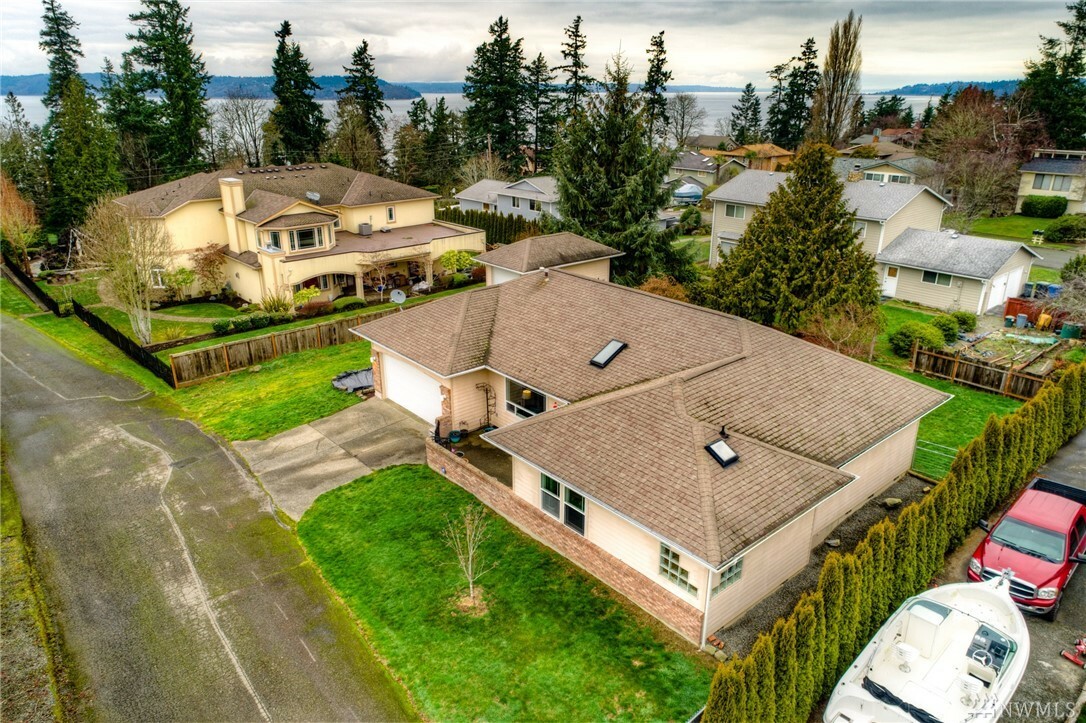 Property Photo:  930 S 263rd St  WA 98198 