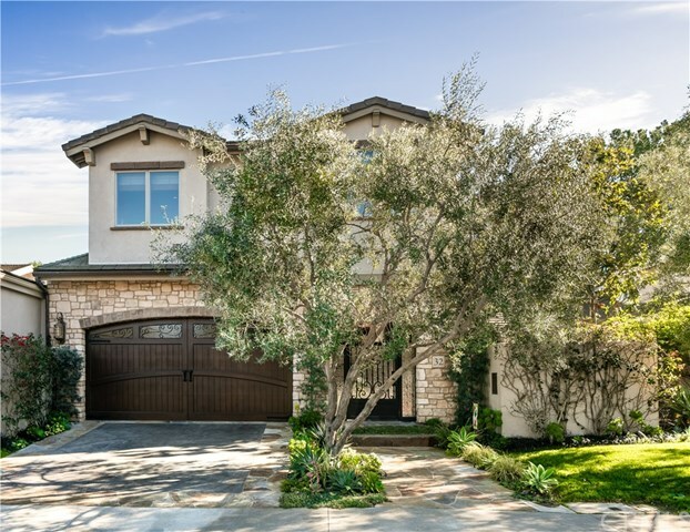 Property Photo: 32 Rue Fontainebleau CA 92660