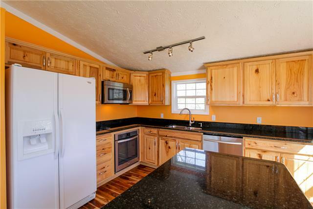 Property Photo:  1208 Lakeside Dr  TN 37015 
