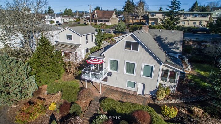 Property Photo:  460 Columbia Street  WA 98612 