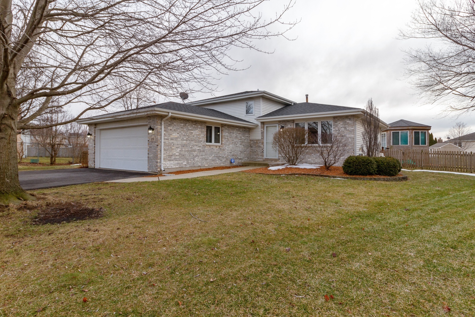 Property Photo:  25 Joyce Court  IL 60417 