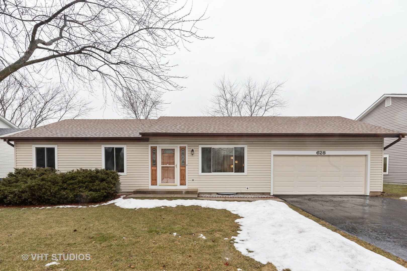 Property Photo:  628 Lido Terrace West  IL 60103 