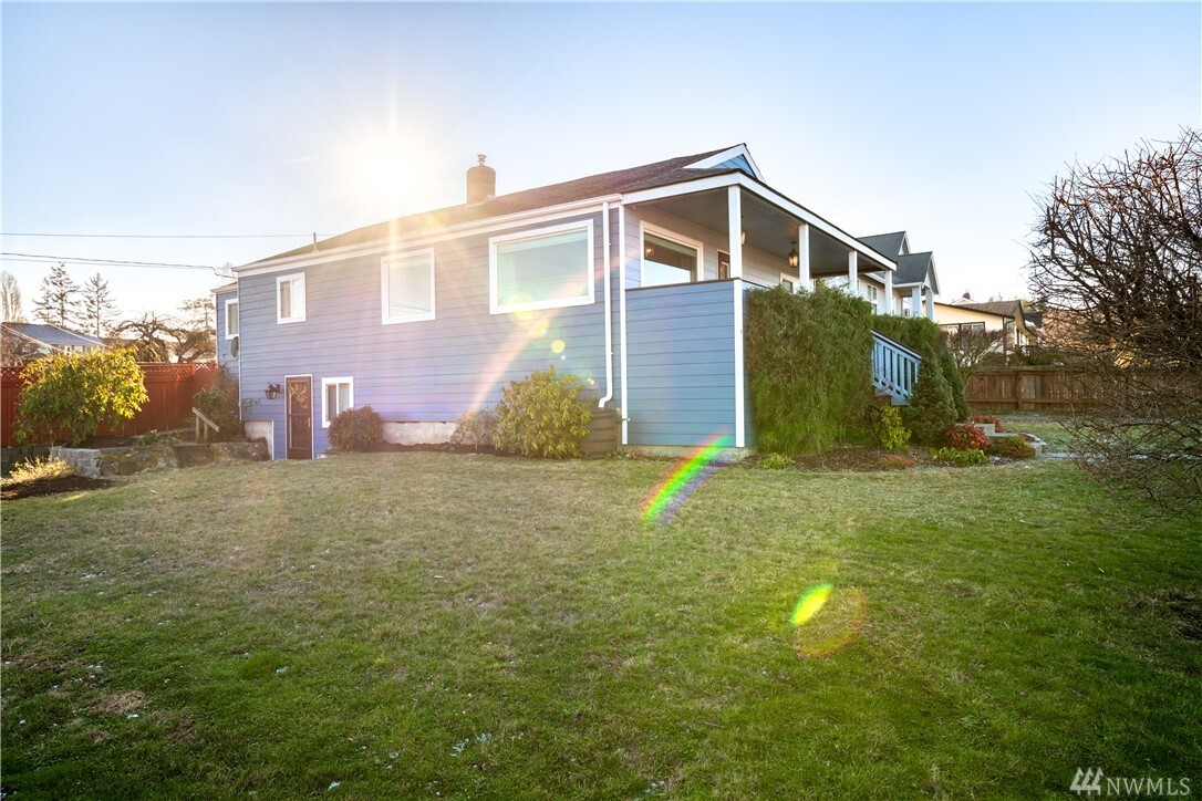 Property Photo: 1303 30th St WA 98221