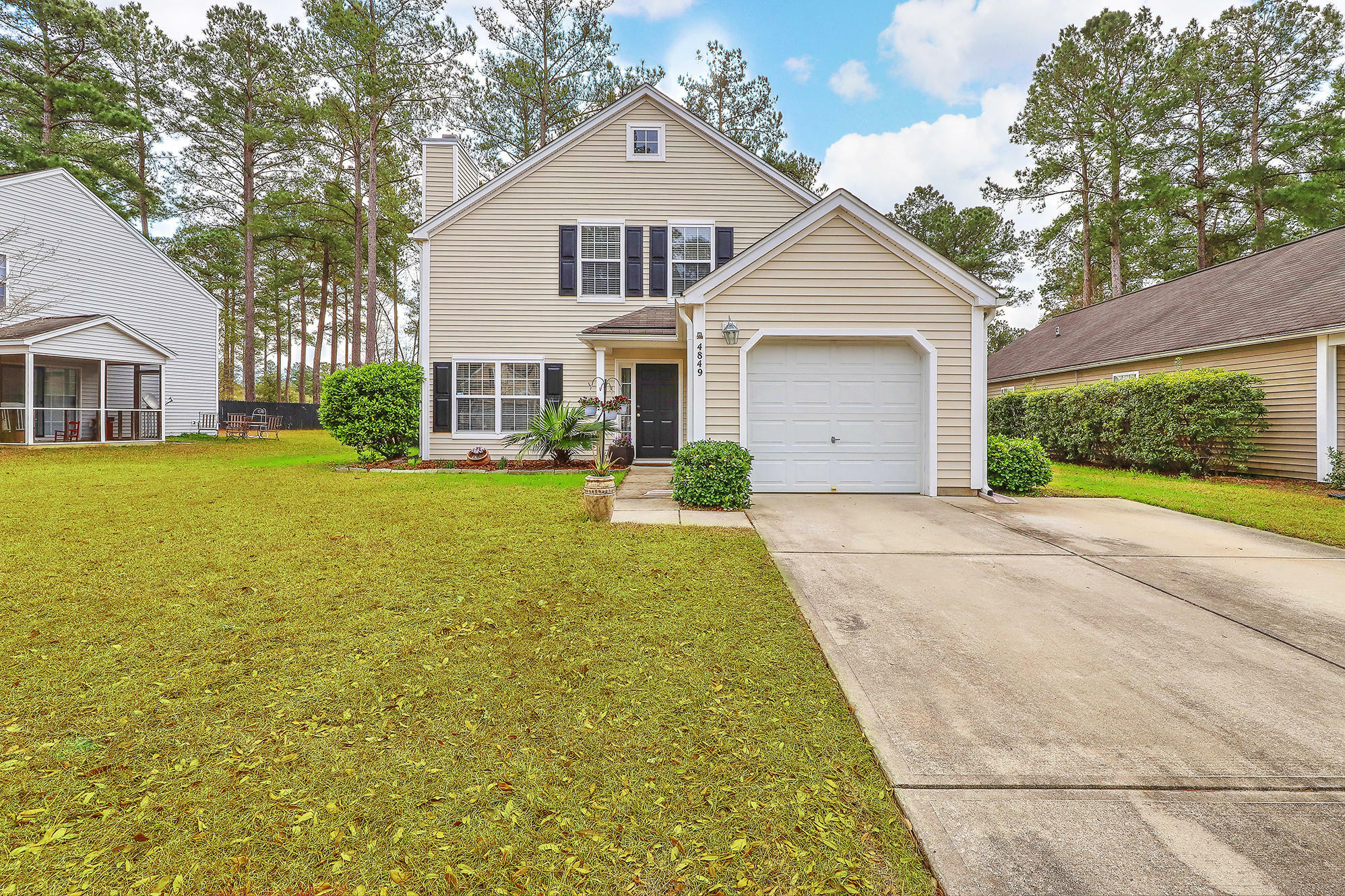 Property Photo: 4849 Oak Leaf Road SC 29485