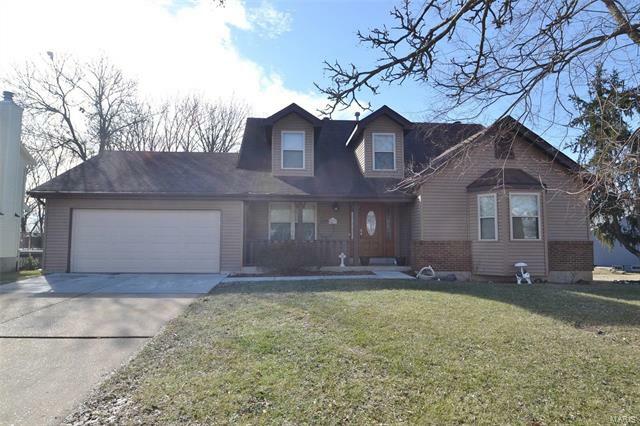 Property Photo: 882 Villa Gran Way 63026
