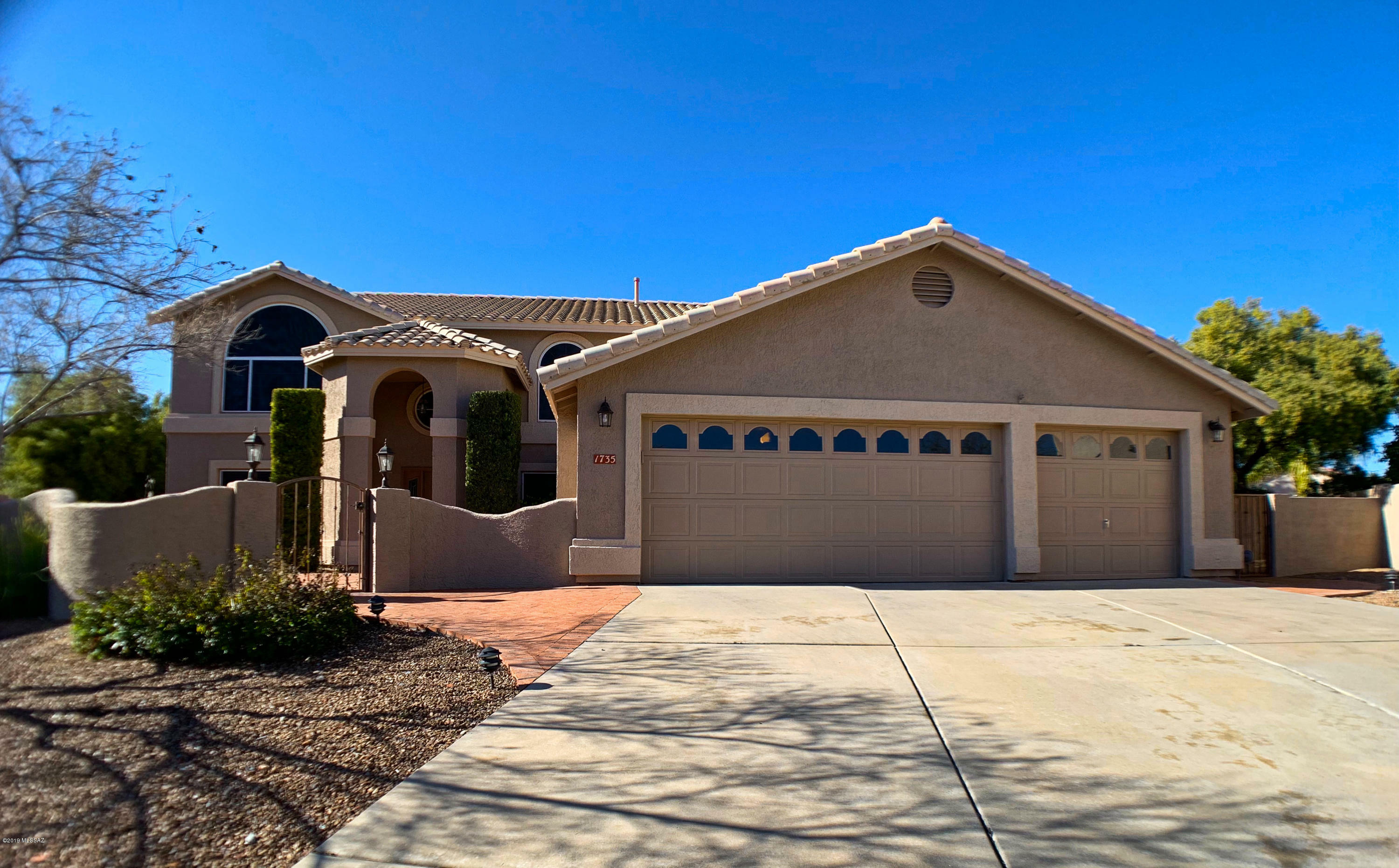 Property Photo:  1735 W Windgate Place  AZ 85737 